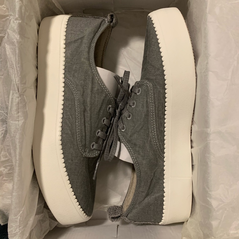 Roxy Women’s Gray Shaka Platform Sneaker. New.